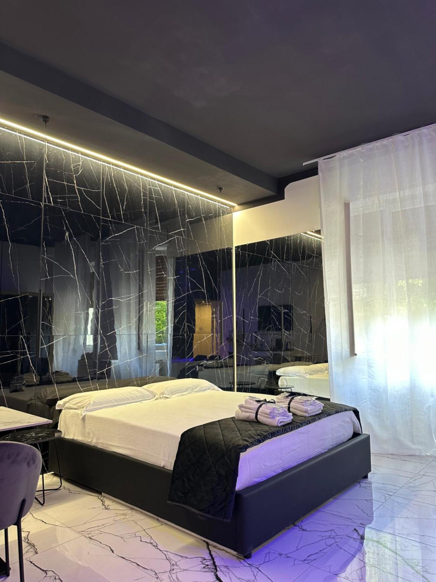 Milan Hub Private Spa Exteriör bild